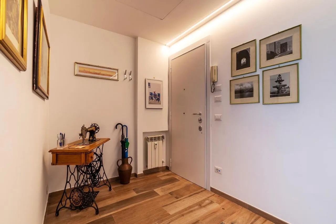 Piazza Re Di Roma Comfy Apartment Italien